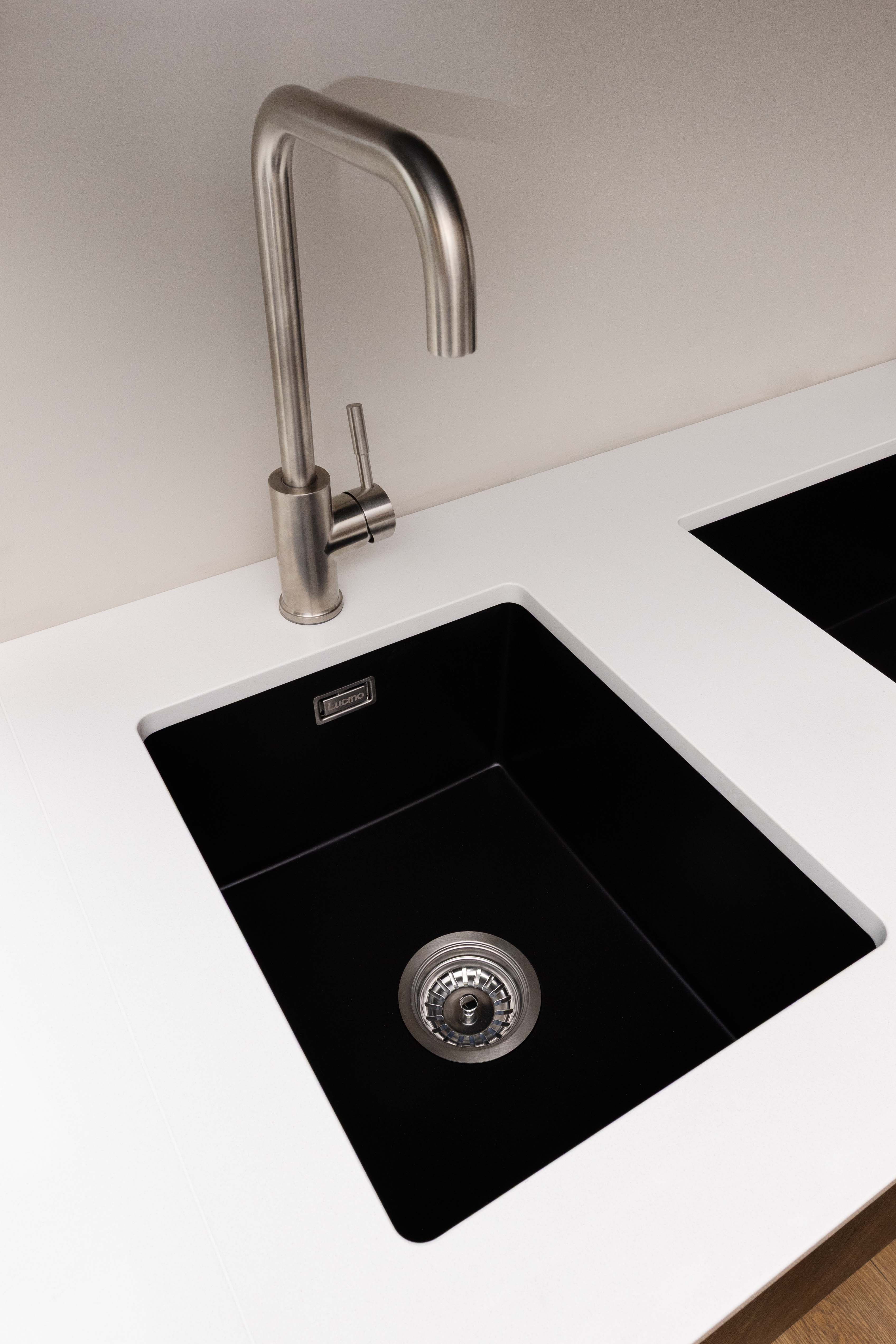 Coleridge 330 (Black Granite)